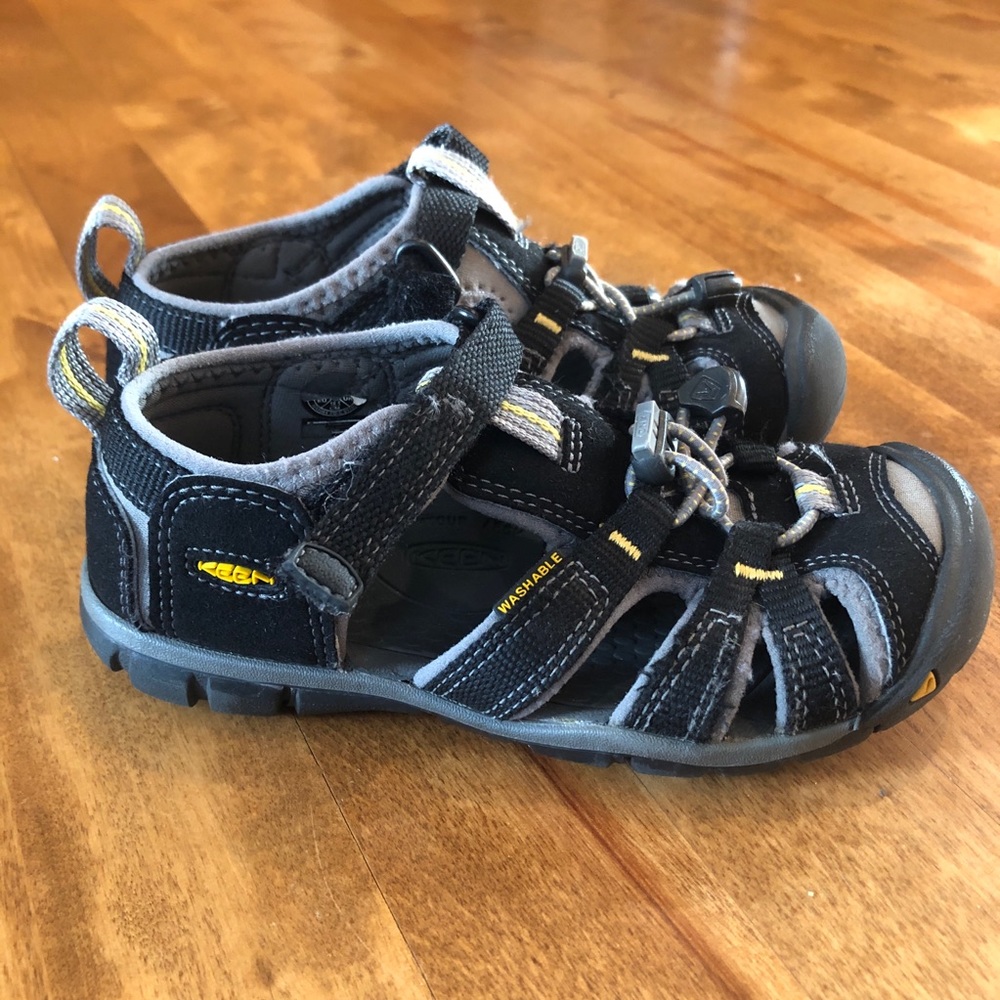 Kids’ KEEN sandals black, grey yellow